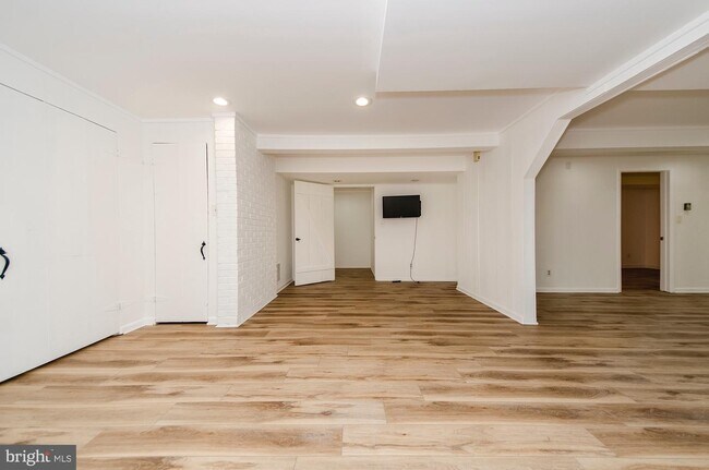 Building Photo - 628 Tazewell Rd NW