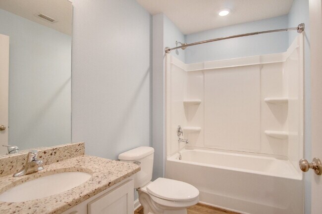Building Photo - Spacious 4BD/2BA Brick Home Near Navy Federal