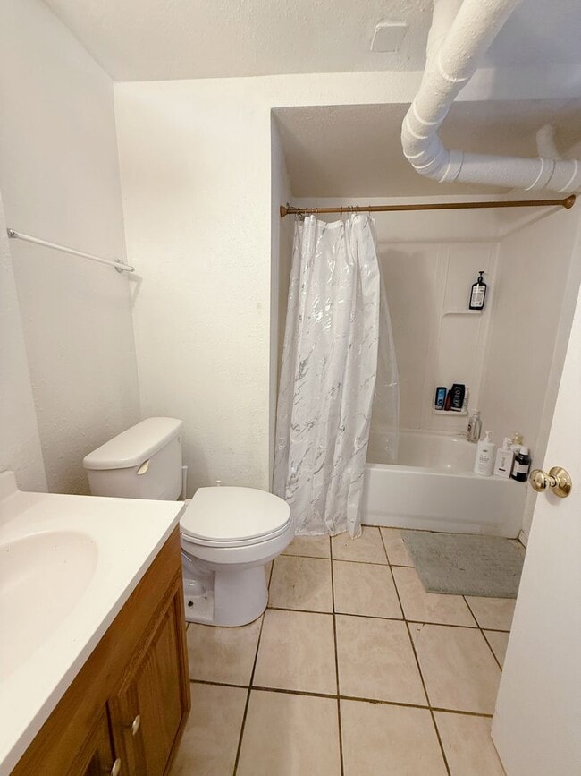 Building Photo - 1/2 OFF FIRST MONTH RENT - Available NOW