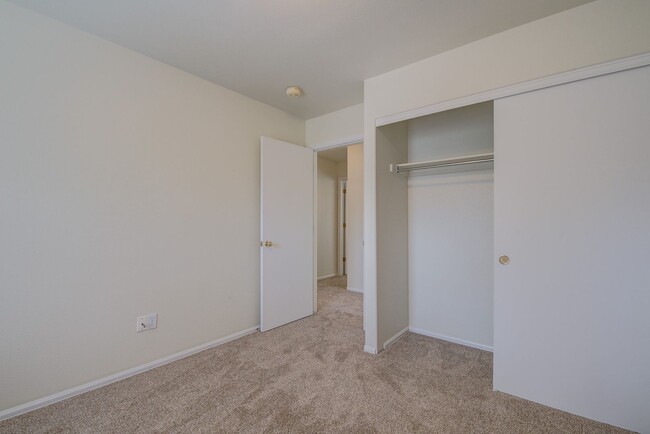 Building Photo - Beautiful home with 3 bedrooms, 2 1/2 bathrooms, 2-car garage ready to move in!  NO PETS & NO SMO...