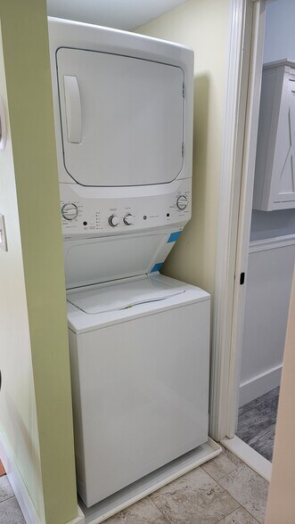 Building Photo - 54 Bolton St