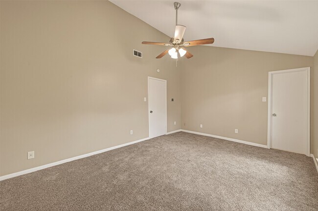 Building Photo - 11923 Briar Forest Dr