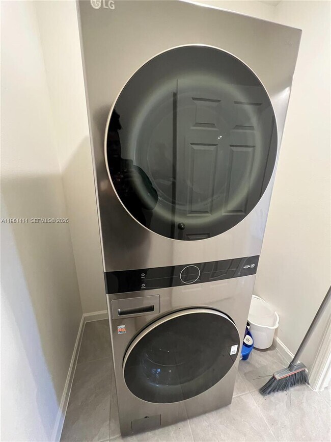 Building Photo - 7144 Topaz Dr