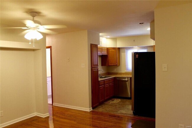 Building Photo - Move in Ready!!
