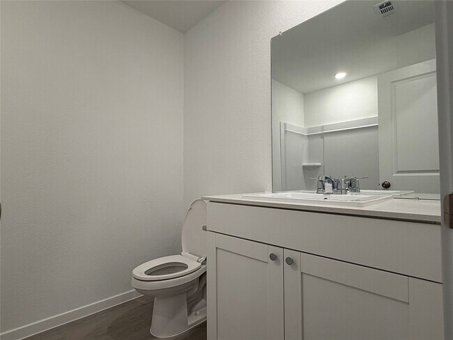 Building Photo - 940 Woodhaven Lks Dr