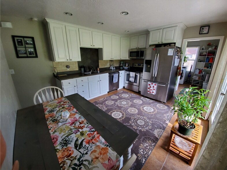 New appliances in kitchen - 13297 South 1300 East