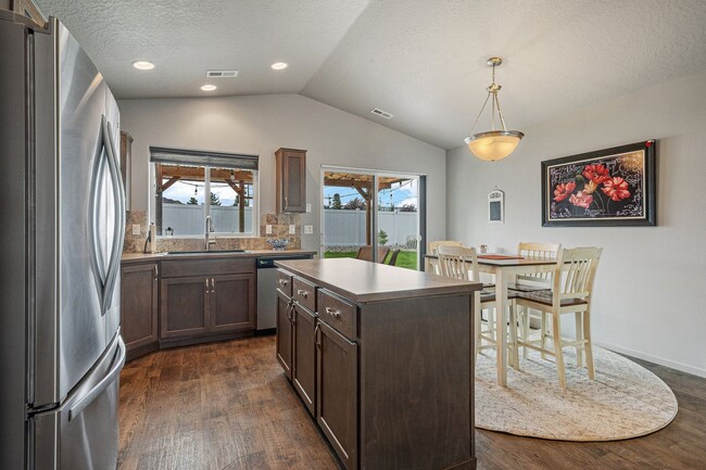 Building Photo - 3 bedroom home in Coeur dAlene