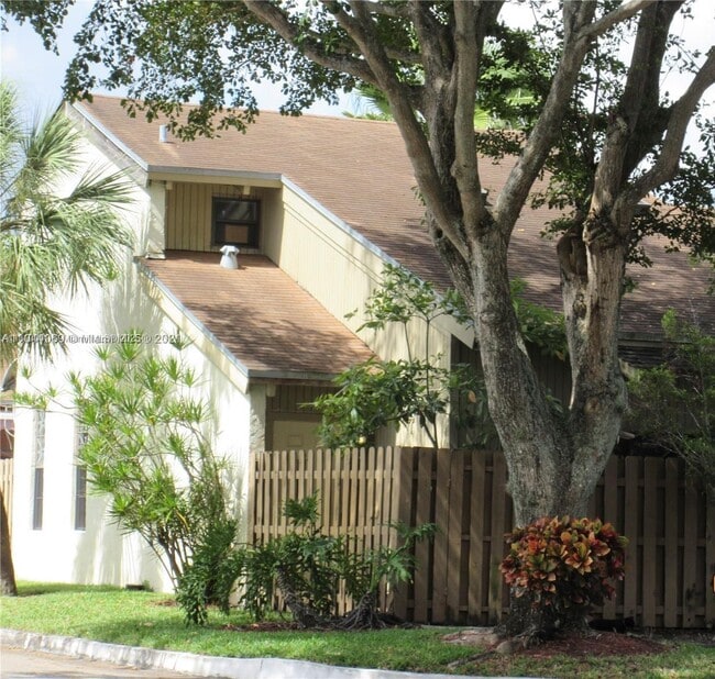 Primary Photo - 1965 SW 81st Way