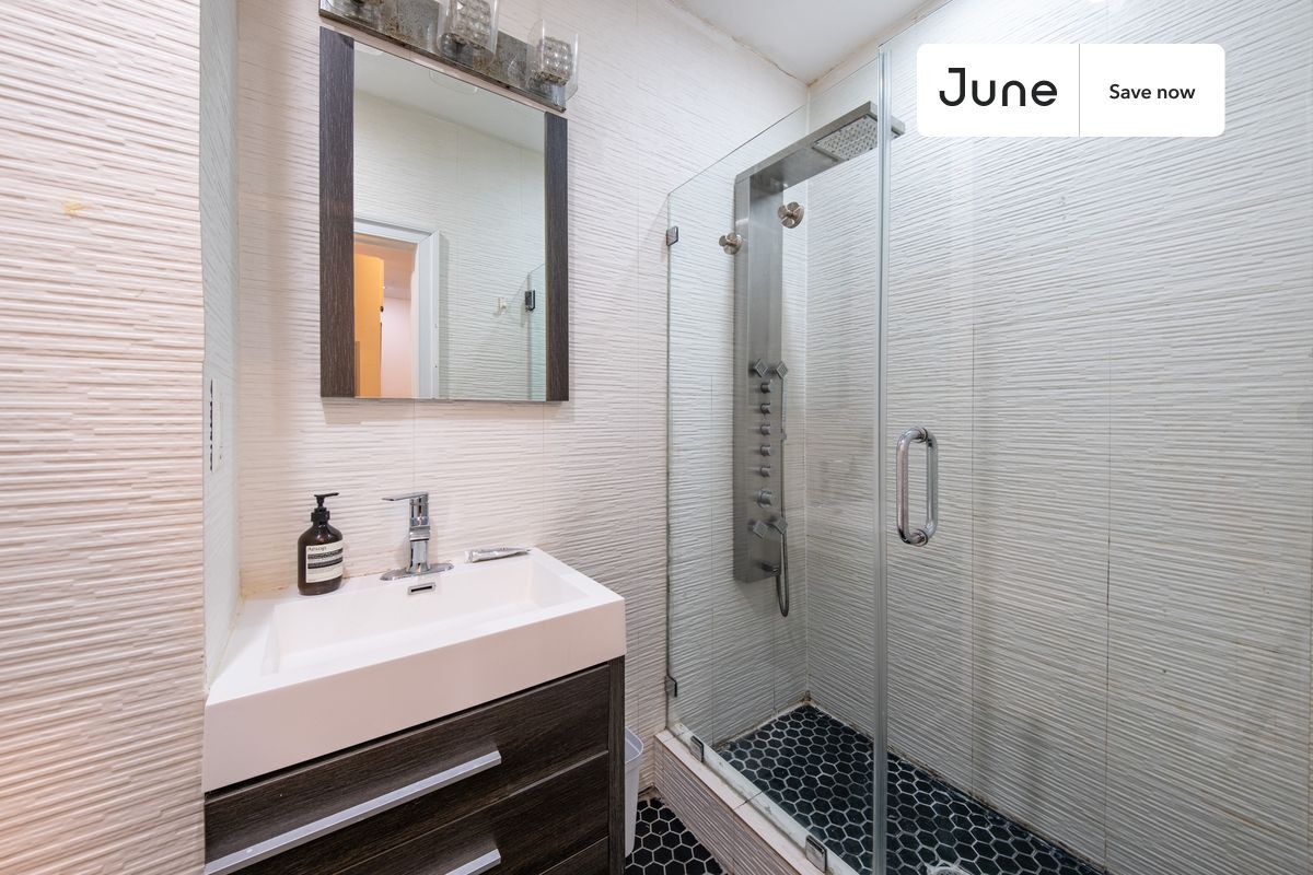 Building Photo - 826 9th Ave