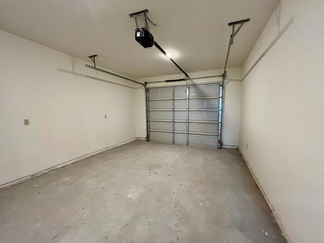 Building Photo - 5122 Bonnell Ave