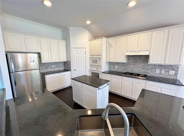 Building Photo - 5504 Eagle River Dr