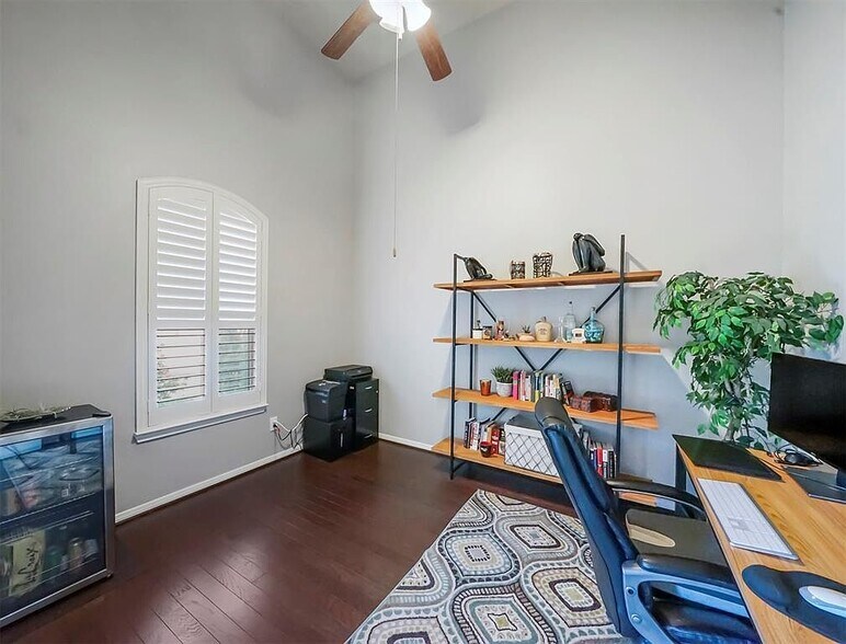 Building Photo - 28710 Brownwood Lake Dr