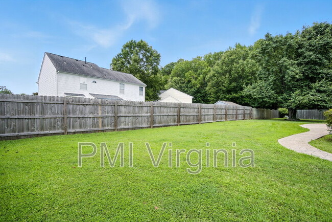 Building Photo - 312 Hickory Hinge Way