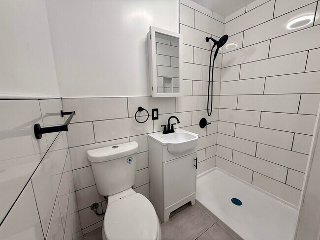 Building Photo - 330 Jackson St