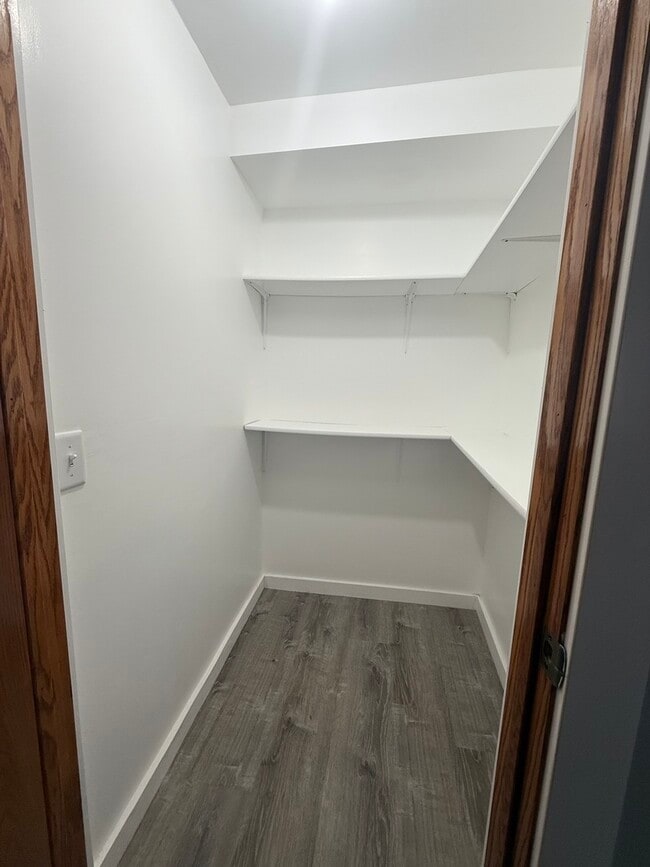 Building Photo - 729 Vine St