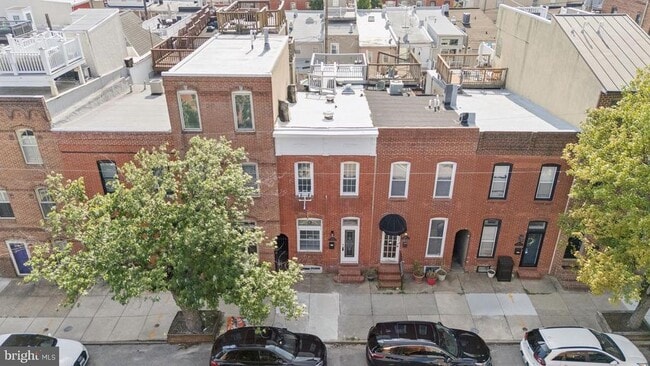 Building Photo - 1108 S Clinton St