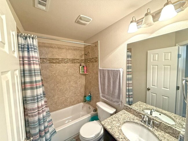 Building Photo - 100 Orvieto Cove