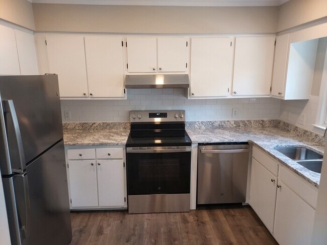 Building Photo - 3 Bedroom 1 Bath Ranch