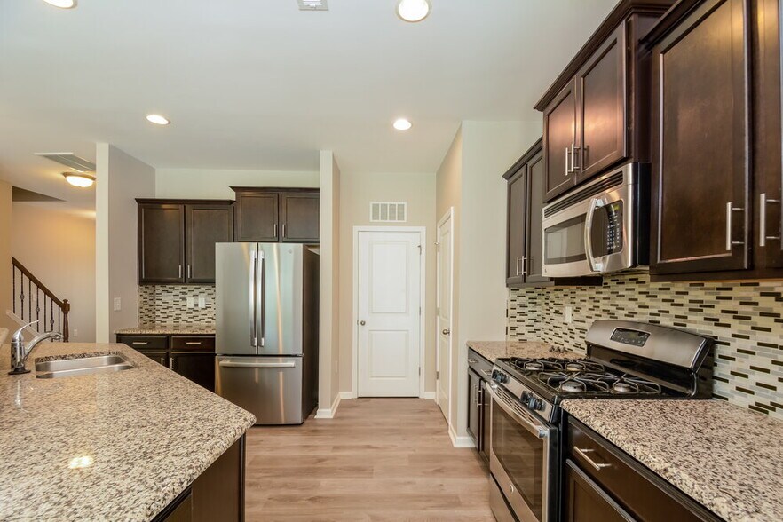 Building Photo - 1024 Thoughtful Spot Ln