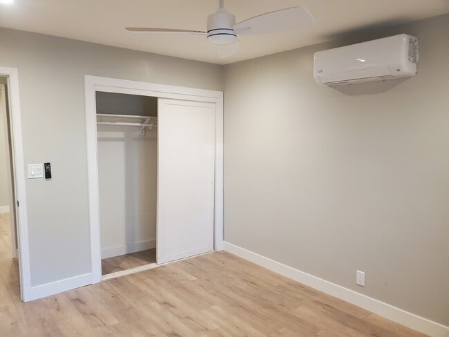 Building Photo - Beautiful (RENO) Duplex