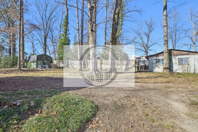 Building Photo - 2343 Derby Dr