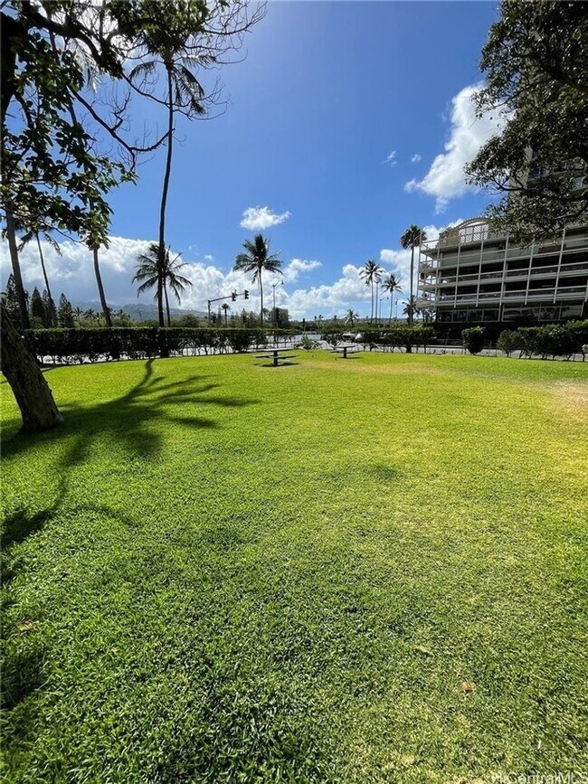 Building Photo - Seaside Suites: 1-Bedroom, 1-Bath, 1 parking!