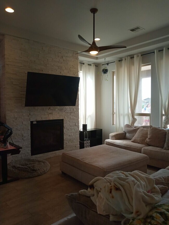 Building Photo - FOUR BEDROOM-SINGLE STORY-RIO RANCHO