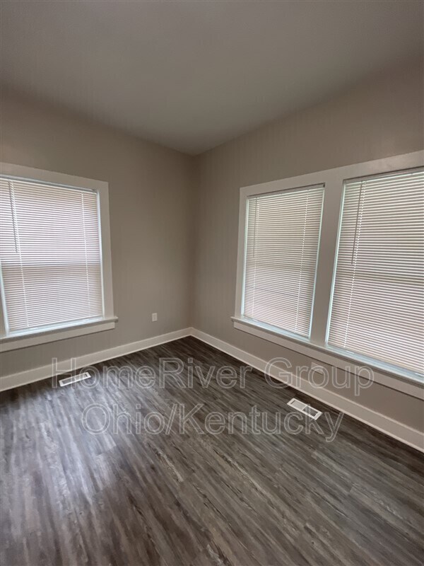 Building Photo - 1251 Phillips Ave