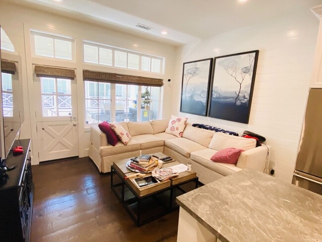 Building Photo - Modern 3 Bed 3 Bath Townhouse Near Downtown Campbell