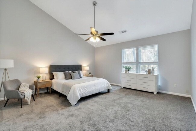 Building Photo - 4641 Hampton Chase