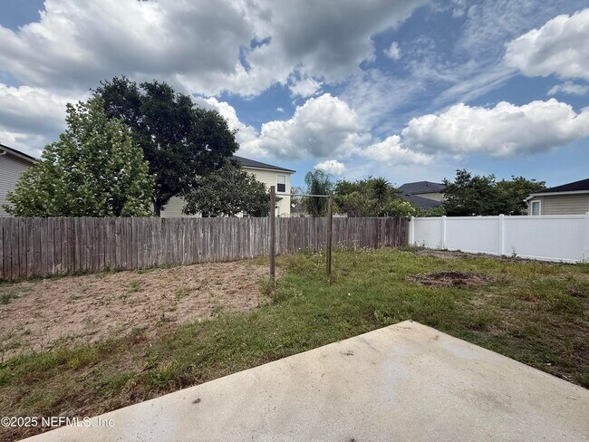 Building Photo - 404 Monet Ave