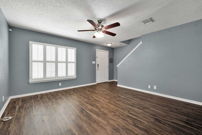 Building Photo - 9230 New Kenton