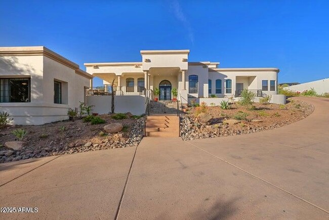 Building Photo - 3256 E Palo Verde Dr