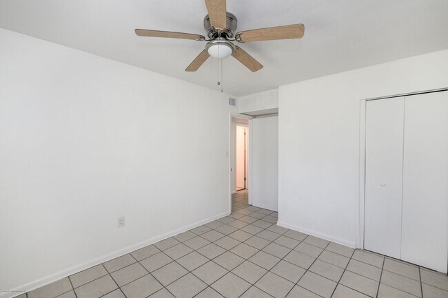 Building Photo - 510 Sharon Cir
