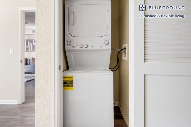 Building Photo - 501 Murphy Ranch Rd