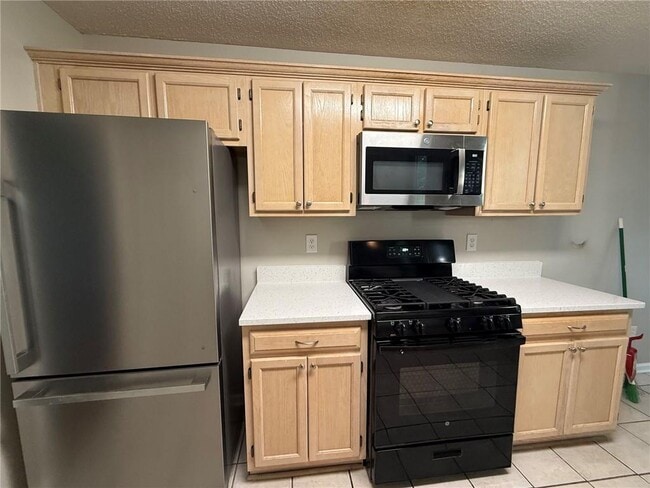 Building Photo - 3600 Patterstone Dr