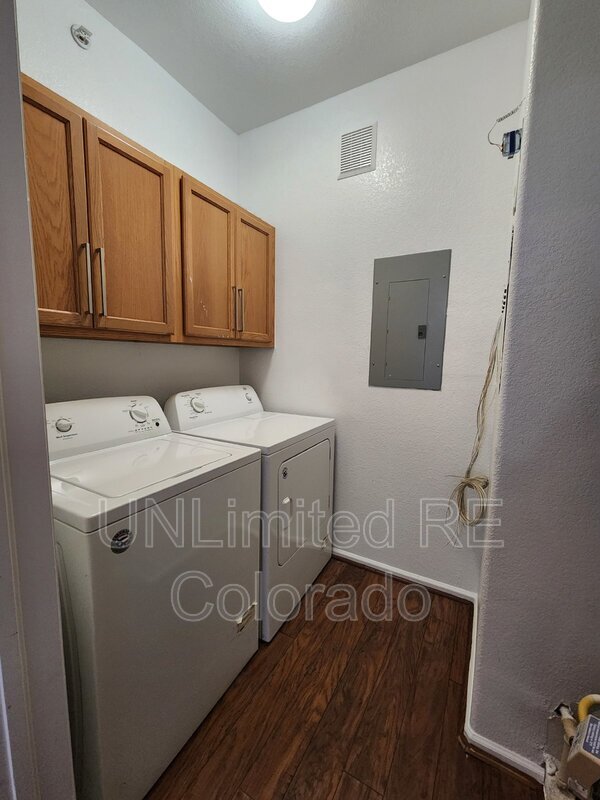 Building Photo - 15700 E Jamison Dr