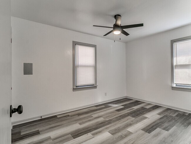 Building Photo - Newly Remodeled 3 Bedroom Home