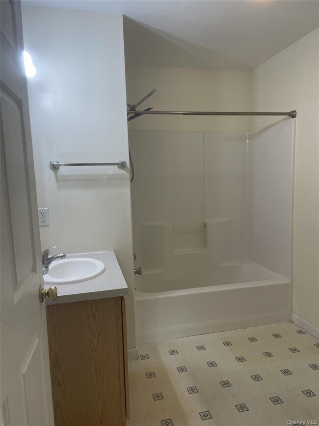 Building Photo - 696 South St