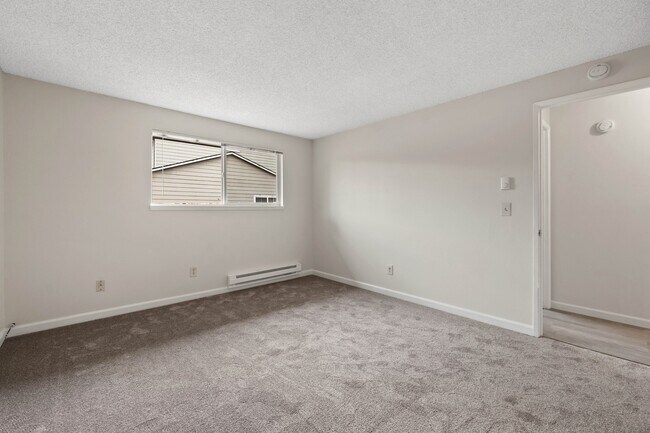 Building Photo - 325 N 29th Ave