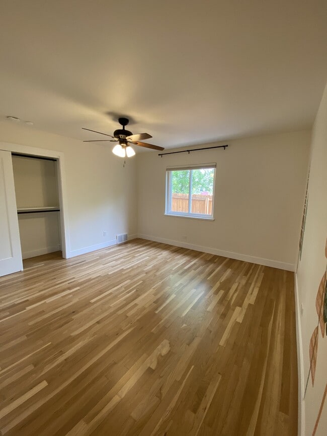 Building Photo - 3233 Zenobia St