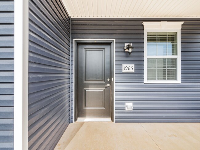 Building Photo - 1965 Glassboro St