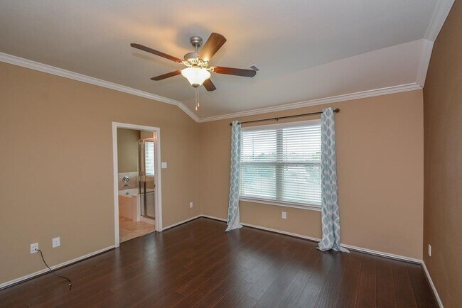 Building Photo - 6490 Calgary Woods Ln