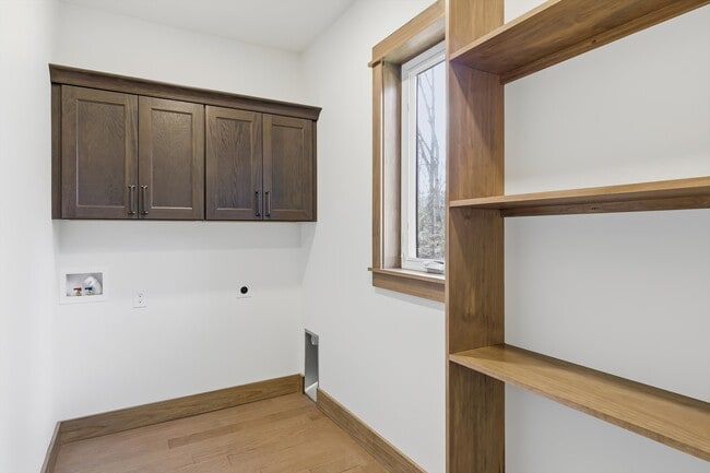 Building Photo - 106 Fairway Cir