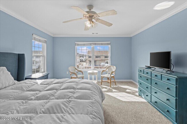 Building Photo - 297 Bayview Ave