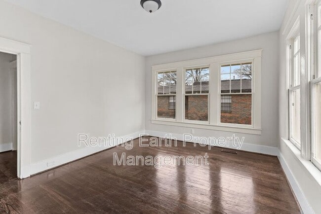 Building Photo - 1233 Fulton Ave SW