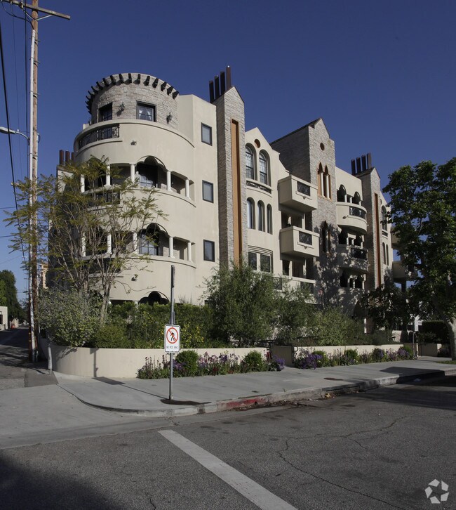 Primary Photo - 4217 Dixie Canyon Ave