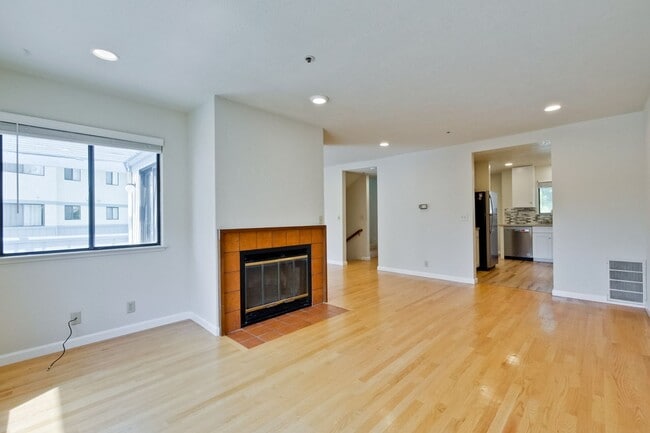 Building Photo - Condo Near Cupertino High | Updated Kitche...