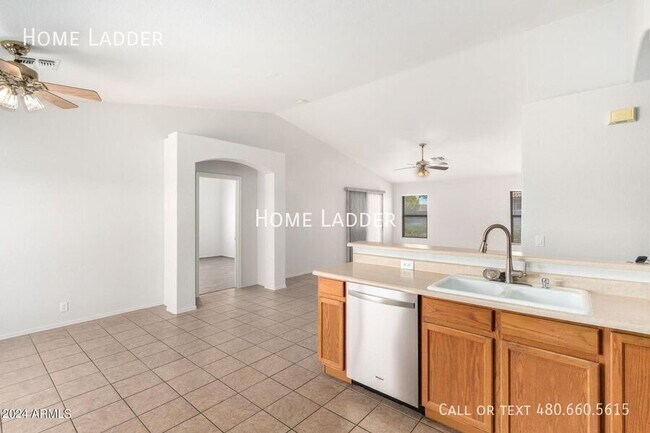 Building Photo - 917 S Del Rancho