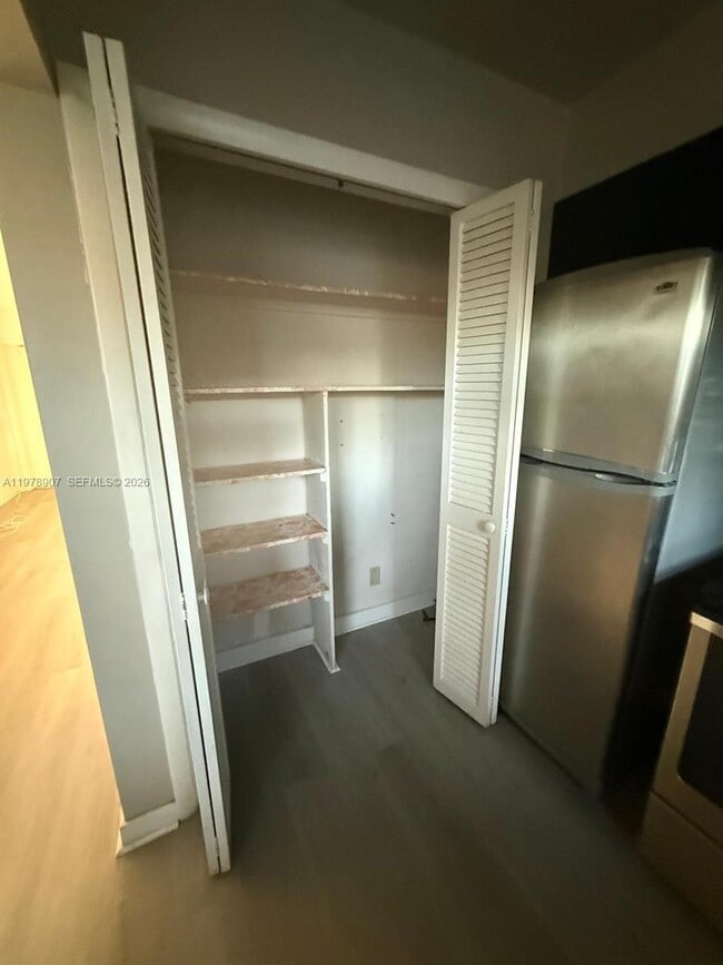 Building Photo - 2415 Lincoln St